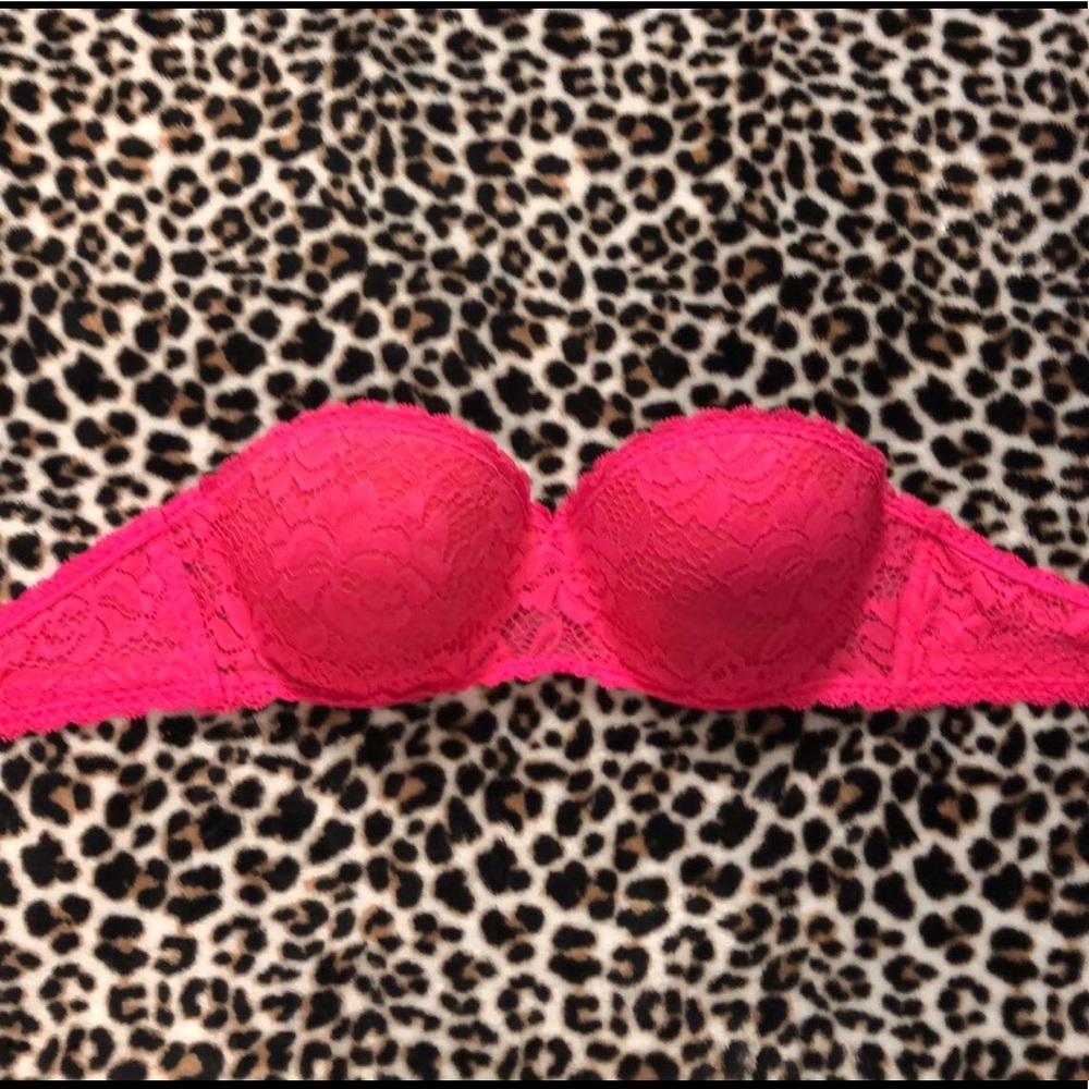 Sexy hot pink strapless bra